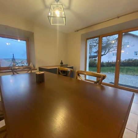 Logement Dans Maison + Exterieur Orchamps-Vennes Exterior foto