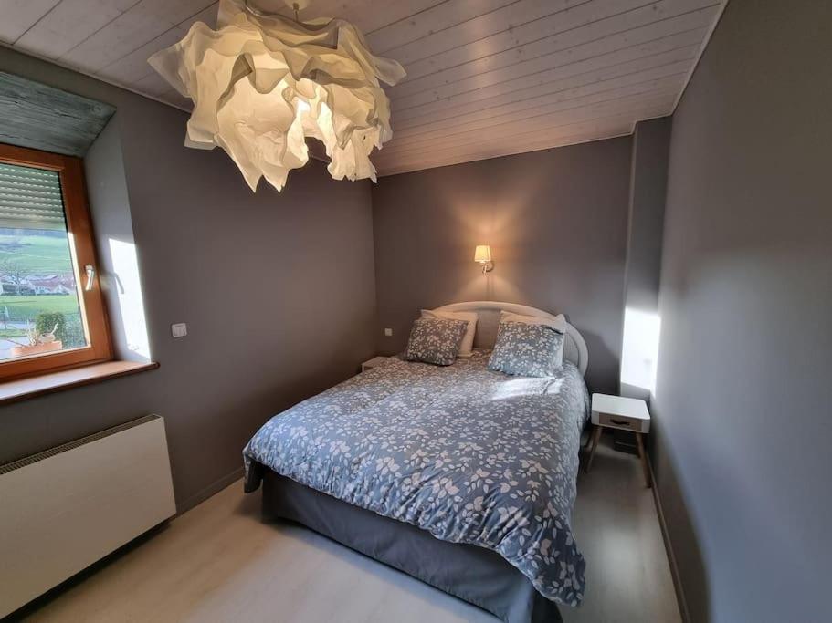 Logement Dans Maison + Exterieur Orchamps-Vennes Exterior foto
